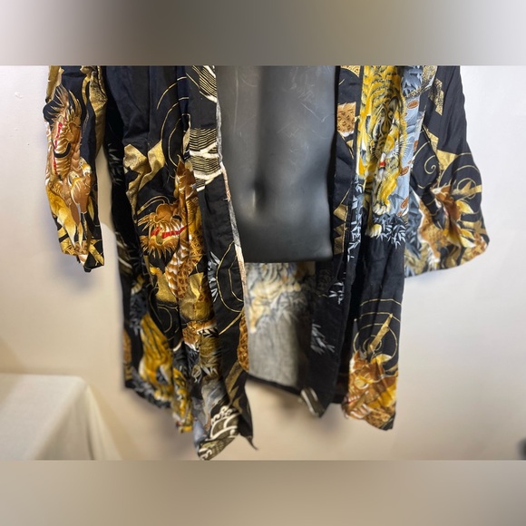 New Golden Dragon Traditional Kimono Size 35in. Gold Unisex Belted Classic - Picture 3 of 11
